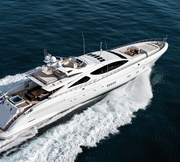Yacht MARTHA, Overmarine | CHARTERWORLD Luxury Superyacht Charters